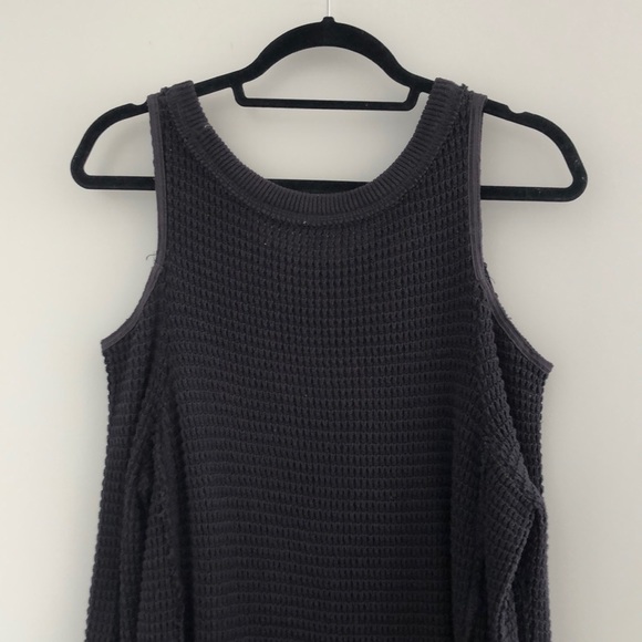 Free people sweater open shoulders. - Picture 4 of 4